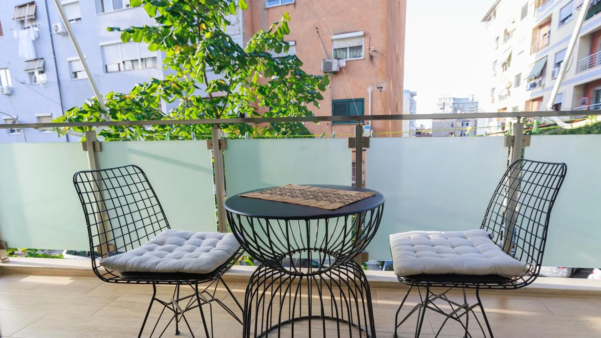 Syncron Apartments In The Center Of Tirana