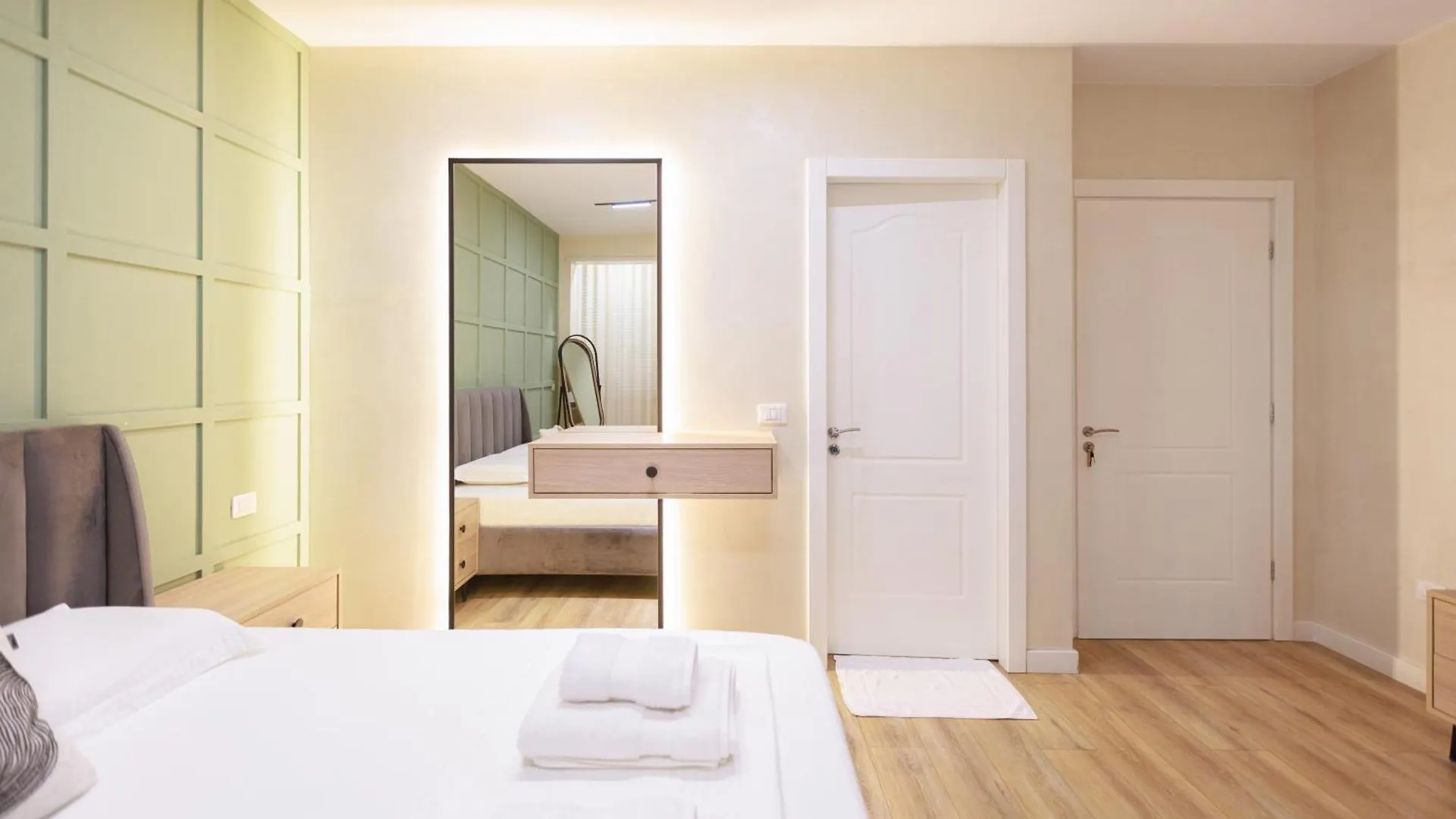 Syncron Apartments In The Center Of Tirana